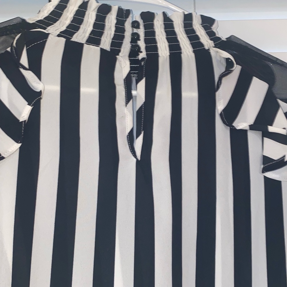 Women’s plus sized 14/16 striped top. - Picture 4 of 4
